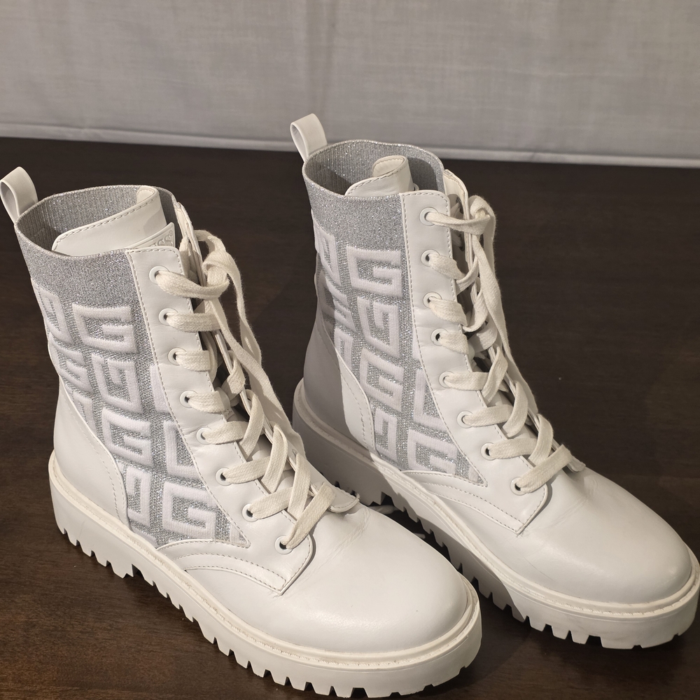Guess "Gwolina" Combat, Moto, Platform White Monogram Statement Boots Sz 8.5 - Picture 3 of 12